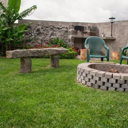 Maria's Haven Little House * Santo Antonio (Sao Miguel)